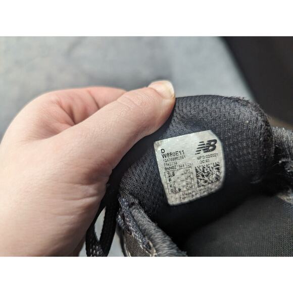 New Balance Womens W880e11 Black/White Running Shoes Size 9.5 Fresh Foam - Picture 7 of 8